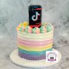 Tiktok cake carolines cupcakes